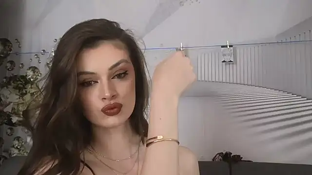 Snapshot of EvoletteLouLou chatting on 10/09/25, 01:31 EvoletteLouLou online show from 10/09/25, 01:31