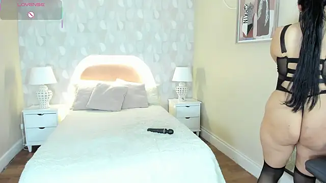 isabella milf  online show from 12/05/25, 07:10