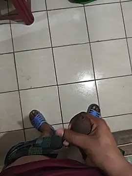 Genaro Dickinson 69 online show from 11/25/25, 06:02