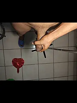 Genaro Dickinson 69 online show from 12/01/25, 03:33