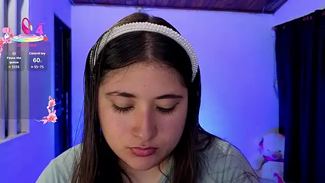 Snapshot of Gaby__Howards chatting on 09/09/25, 12:54 Gaby Howards online show from 09/09/25, 12:54