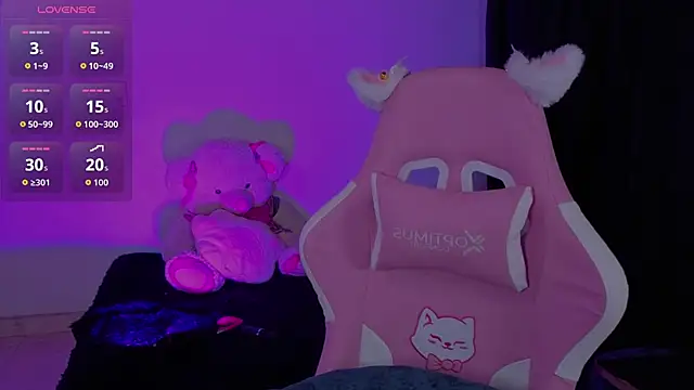 Snapshot of Gaby__Howards chatting on 11/21/25, 09:02 Gaby Howards online show from 11/21/25, 09:02