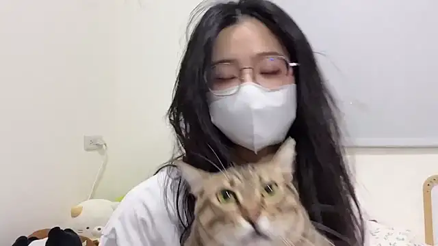 Snapshot of LHeart chatting on 09/23/25, 04:32 LHeart online show from 09/23/25, 04:32