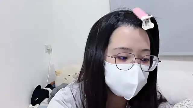 Snapshot of LHeart chatting on 10/22/25, 02:06 LHeart online show from 10/22/25, 02:06