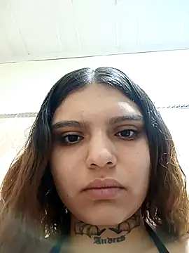 Snapshot of Alis_1327 chatting on 09/11/25, 01:44 Alis 1327 online show from 09/11/25, 01:44