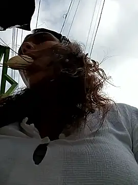 Snapshot of Alis_1327 chatting on 09/14/25, 02:16 Alis 1327 online show from 09/14/25, 02:16