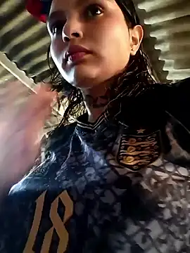 Snapshot of Alis_1327 chatting on 09/22/25, 12:40 Alis 1327 online show from 09/22/25, 12:40