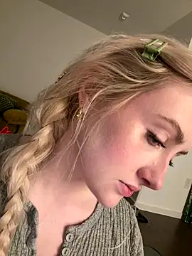 seeunexttuesday online show from 11/12/25, 03:40