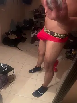 Snapshot of Albertovr27 chatting on 11/07/25, 11:32 Albertovr27 online show from 11/07/25, 11:32