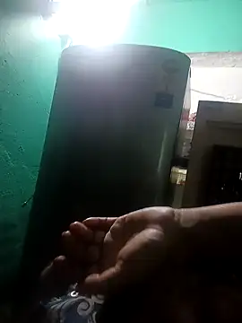 Snapshot of SHWETA1180 chatting on 11/13/25, 08:24 SHWETA1180 online show from 11/13/25, 08:24