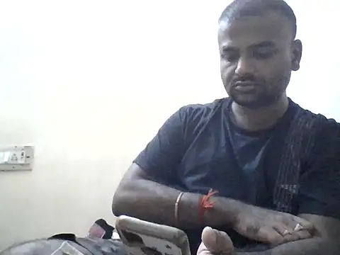 sree4143 online show from 11/26/25, 03:35