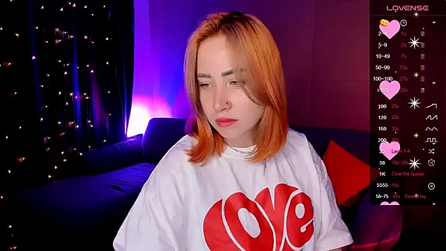 Snapshot of deboramoore chatting on 05/06/26, 01:57 deboramoore online show from 05/06/26, 01:57
