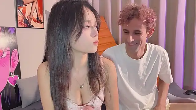 Snapshot of 19cmfuck18girl chatting on 12/21/25, 02:24 19cmfuck18girl online show from 12/21/25, 02:24