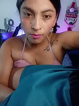 Fox Roxxan online show from 12/04/25, 03:38