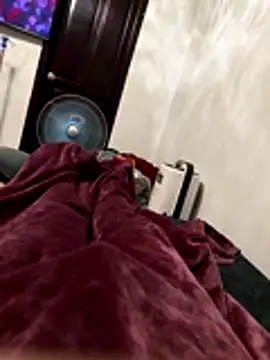 Snapshot of Tunphamdzai chatting on 12/20/25, 11:01 Tunphamdzai online show from 12/20/25, 11:01