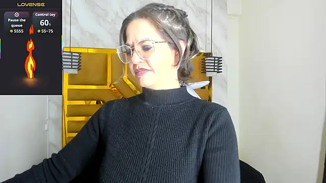 Snapshot of Luciifeer_ chatting on 10/10/25, 11:48 Luciifeer online show from 10/10/25, 11:48