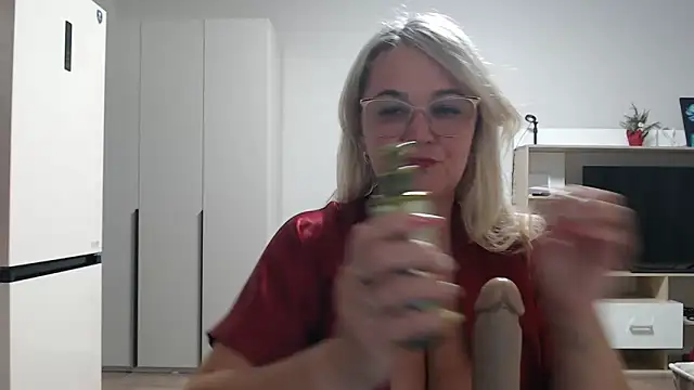 EleanoraDream online show from 02/15/26, 11:41