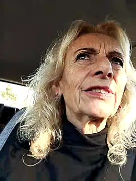 clarabell4 online show from 11/11/25, 08:25