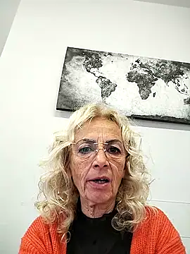 clarabell4 online show from 11/28/25, 08:39