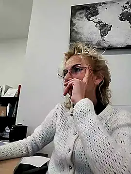 clarabell4 online show from 01/14/26, 08:42