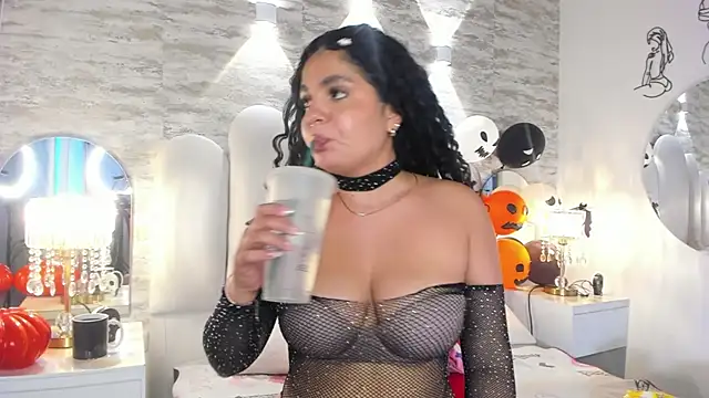 Yassy vazquez online show from 10/09/25, 07:34