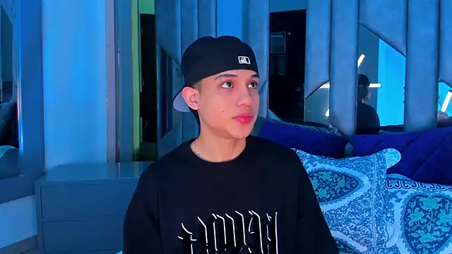 Sebax Young online show from 09/19/25, 07:58