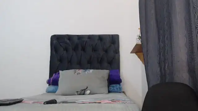 Snapshot of Busty-Caramel chatting on 09/28/25, 02:22 Busty-Caramel online show from 09/28/25, 02:22