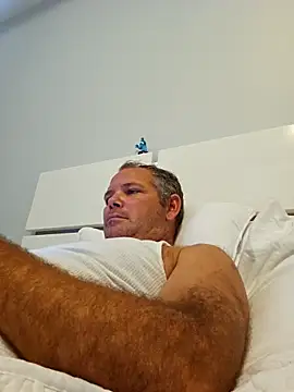 cubanitofeliz40 online show from 10/02/25, 09:00