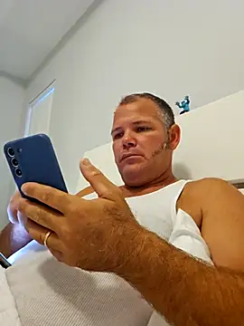 cubanitofeliz40 online show from 10/21/25, 11:33