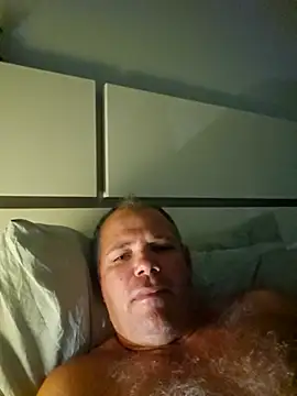 cubanitofeliz40 online show from 12/15/25, 11:58