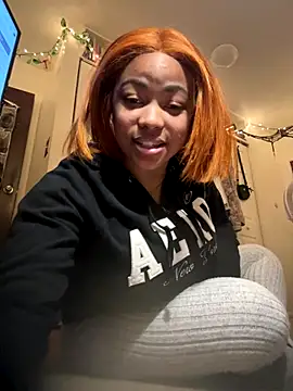 nuttybutter999999 online show from 12/17/25, 10:38