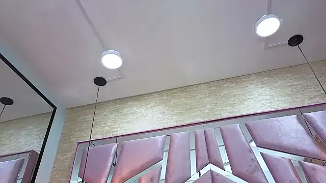 ThaliaCross online show from 02/25/26, 08:07