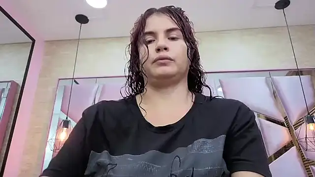 ThaliaCross online show from 04/22/26, 07:48