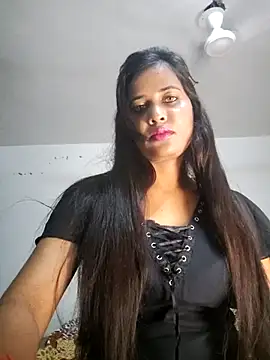 Snapshot of cute_radhikaa chatting on 04/11/26, 04:11 cute radhikaa online show from 04/11/26, 04:11