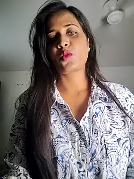 Snapshot of cute_radhikaa chatting on 04/12/26, 08:52 cute radhikaa online show from 04/12/26, 08:52