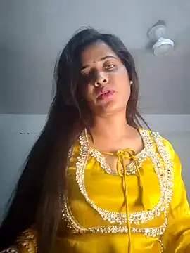 Snapshot of cute_radhikaa chatting on 04/17/26, 08:12 cute radhikaa online show from 04/17/26, 08:12