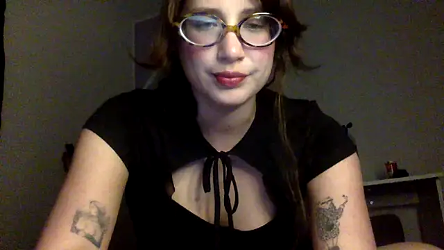 Snapshot of Meowkillah13 chatting on 12/01/25, 11:21 Meowkillah13 online show from 12/01/25, 11:21