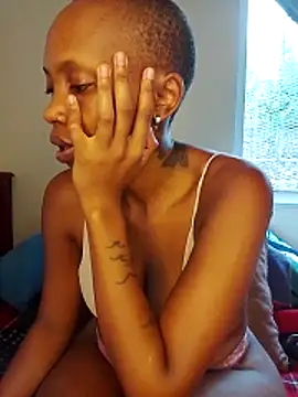 Snapshot of SeffieLucy chatting on 03/16/26, 07:23 SeffieLucy online show from 03/16/26, 07:23