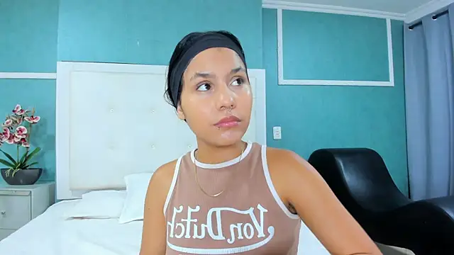 ania gomez online show from 11/25/25, 03:56