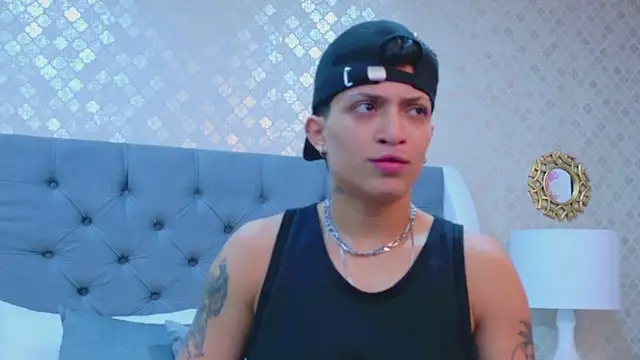 ZoeKrug online show from 11/03/25, 11:55