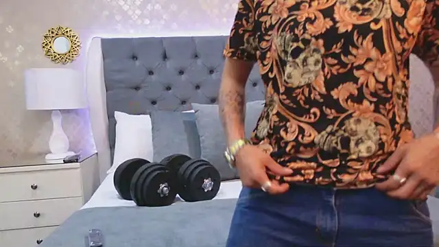 ZoeKrug online show from 12/15/25, 11:36