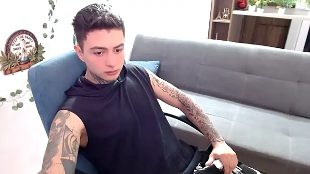 santii ss online show from 04/02/26, 02:04