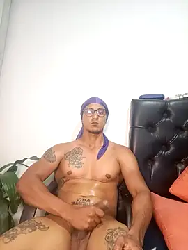 Snapshot of doublefun24 chatting on 11/16/25, 11:10 doublefun24 online show from 11/16/25, 11:10