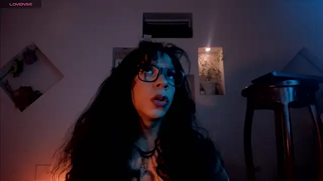 Snapshot of Chloe_cooperr chatting on 10/26/25, 09:04 Chloe cooperr online show from 10/26/25, 09:04