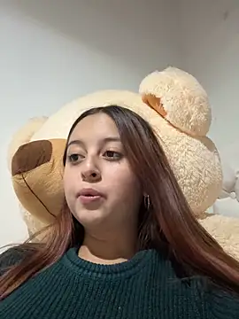 Snapshot of esmeralda_diamond69 chatting on 02/04/26, 04:29 esmeralda diamond69 online show from 02/04/26, 04:29