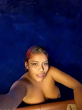 Snapshot of Yessica_Lopezz chatting on 09/20/25, 12:33 Yessica Lopezz online show from 09/20/25, 12:33