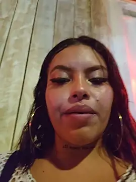 Snapshot of Yessica_Lopezz chatting on 04/26/26, 01:47 Yessica Lopezz online show from 04/26/26, 01:47