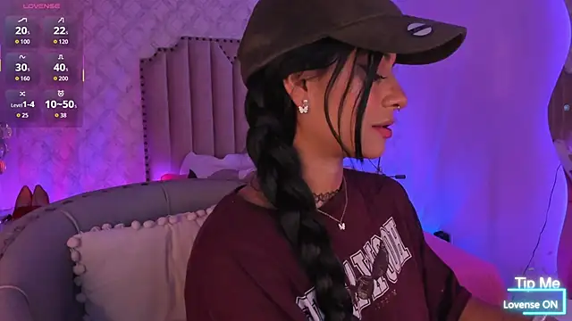 Snapshot of Yourwishisme_val chatting on 11/13/25, 03:49 Yourwishisme val online show from 11/13/25, 03:49