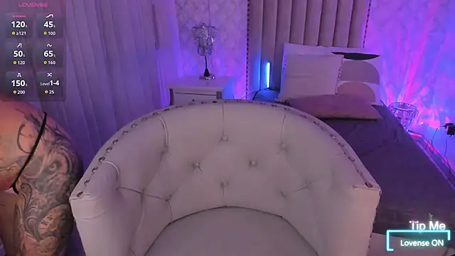 Snapshot of Yourwishisme_val chatting on 11/18/25, 03:34 Yourwishisme val online show from 11/18/25, 03:34