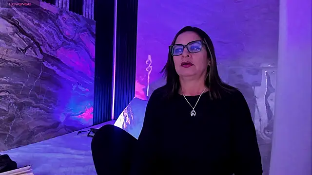 Agatha Pleasure online show from 02/09/26, 11:58